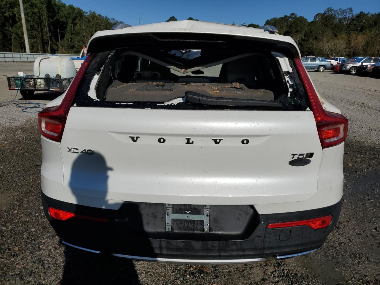 Lot #2945565087 2020 VOLVO XC40 T5 IN