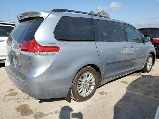 VIN 5TDYK3DC5ES436513 2014 Toyota Sienna, Xle no.3