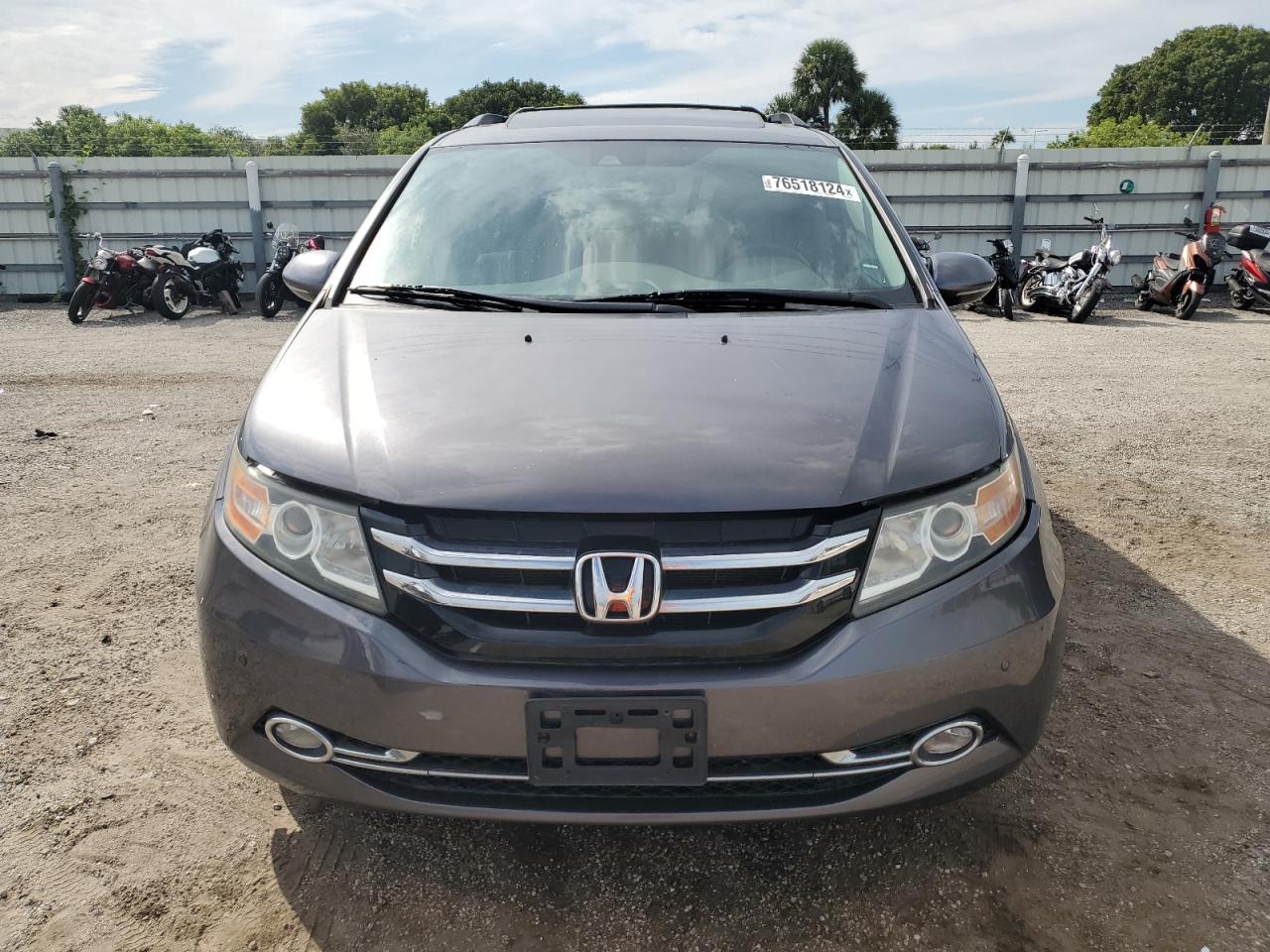 Lot #2925727401 2015 HONDA ODYSSEY TO