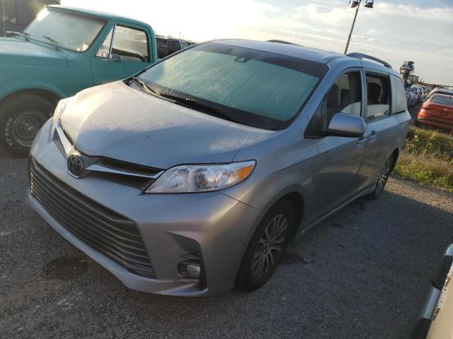 VIN 5TDYZ3DC6JS903797 2018 Toyota Sienna, Xle no.1