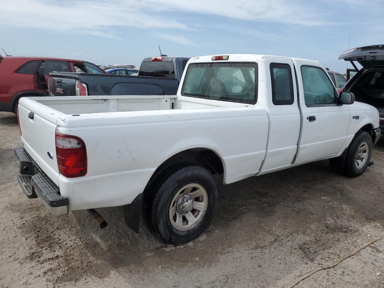 FORD RANGER SUP 2002 white  gas 1FTYR14U02TA44402 photo #4