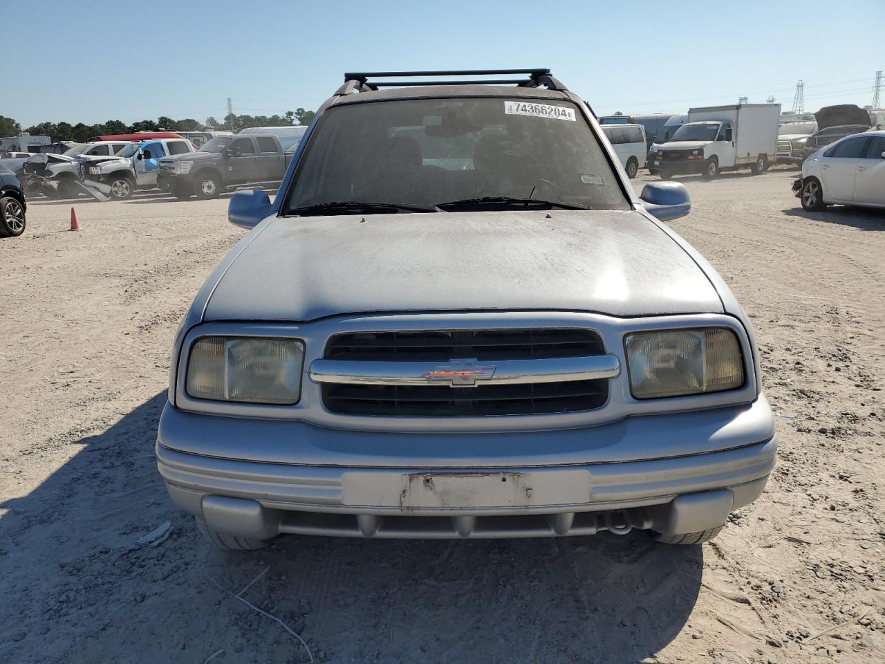 Lot #2995929380 2000 CHEVROLET TRACKER