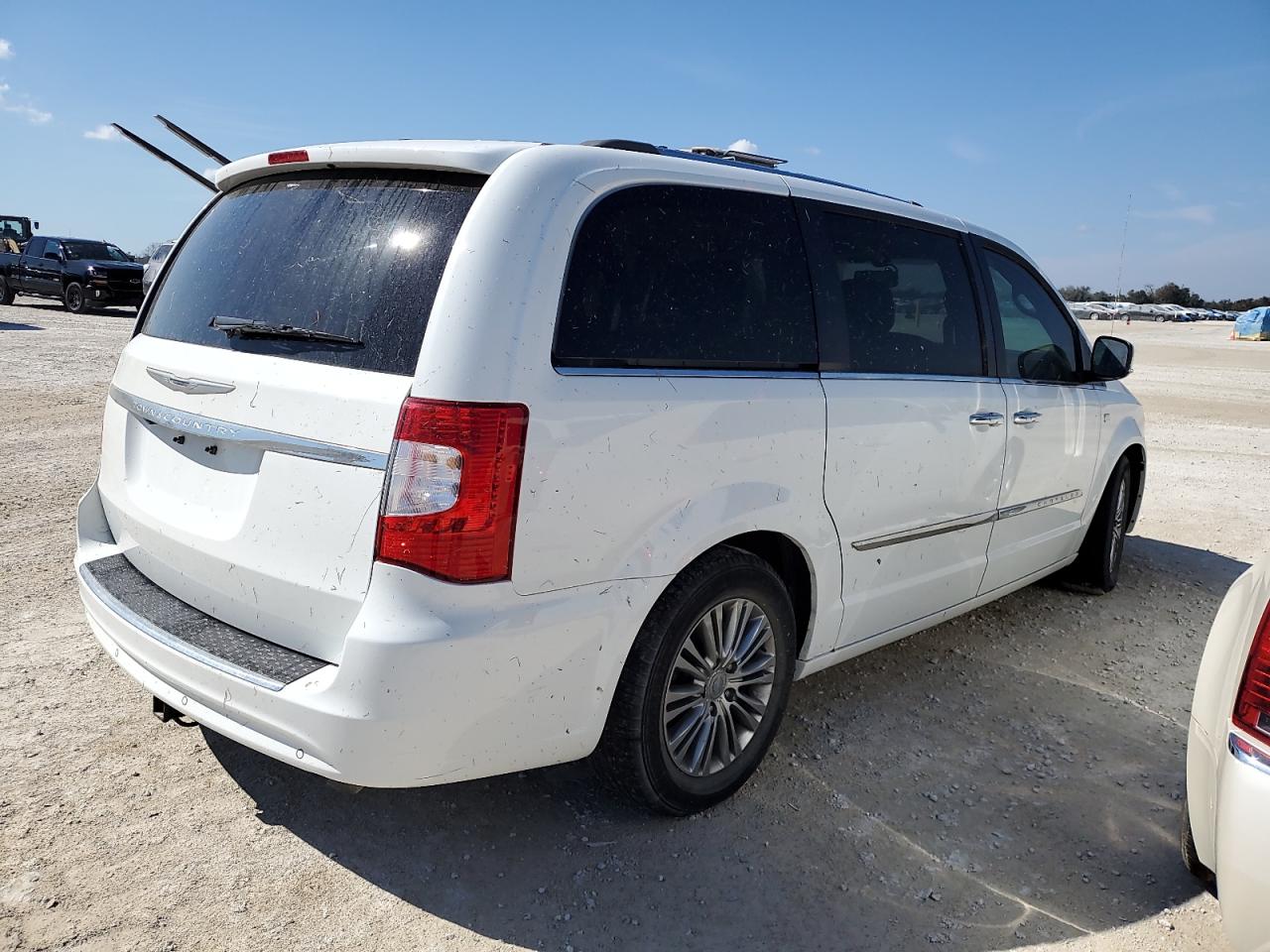 Lot #2936223978 2014 CHRYSLER TOWN & COU