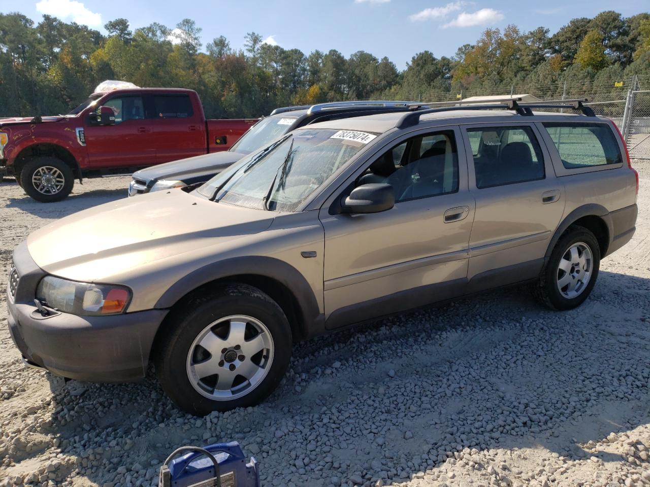 Lot #2943221446 2002 VOLVO V70 XC