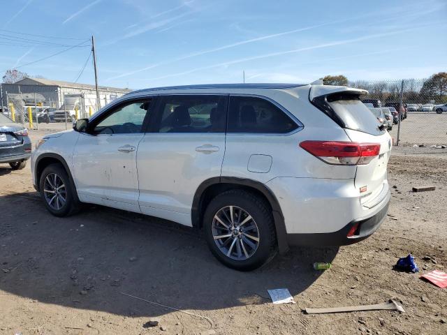 VIN 5TDJZRFH3JS529064 2018 Toyota Highlander, SE no.2