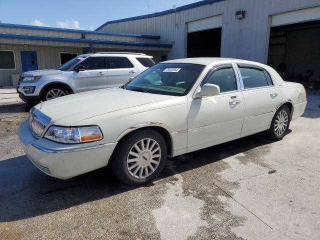 LINCOLN TOWN CAR S 2005 white  gas 1LNHM81WX5Y638835 photo #1