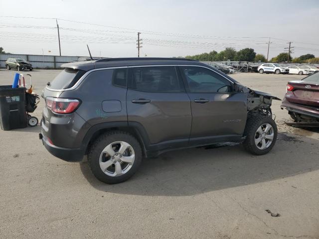 VIN 3C4NJDBB5JT259189 2018 Jeep Compass, Latitude no.3