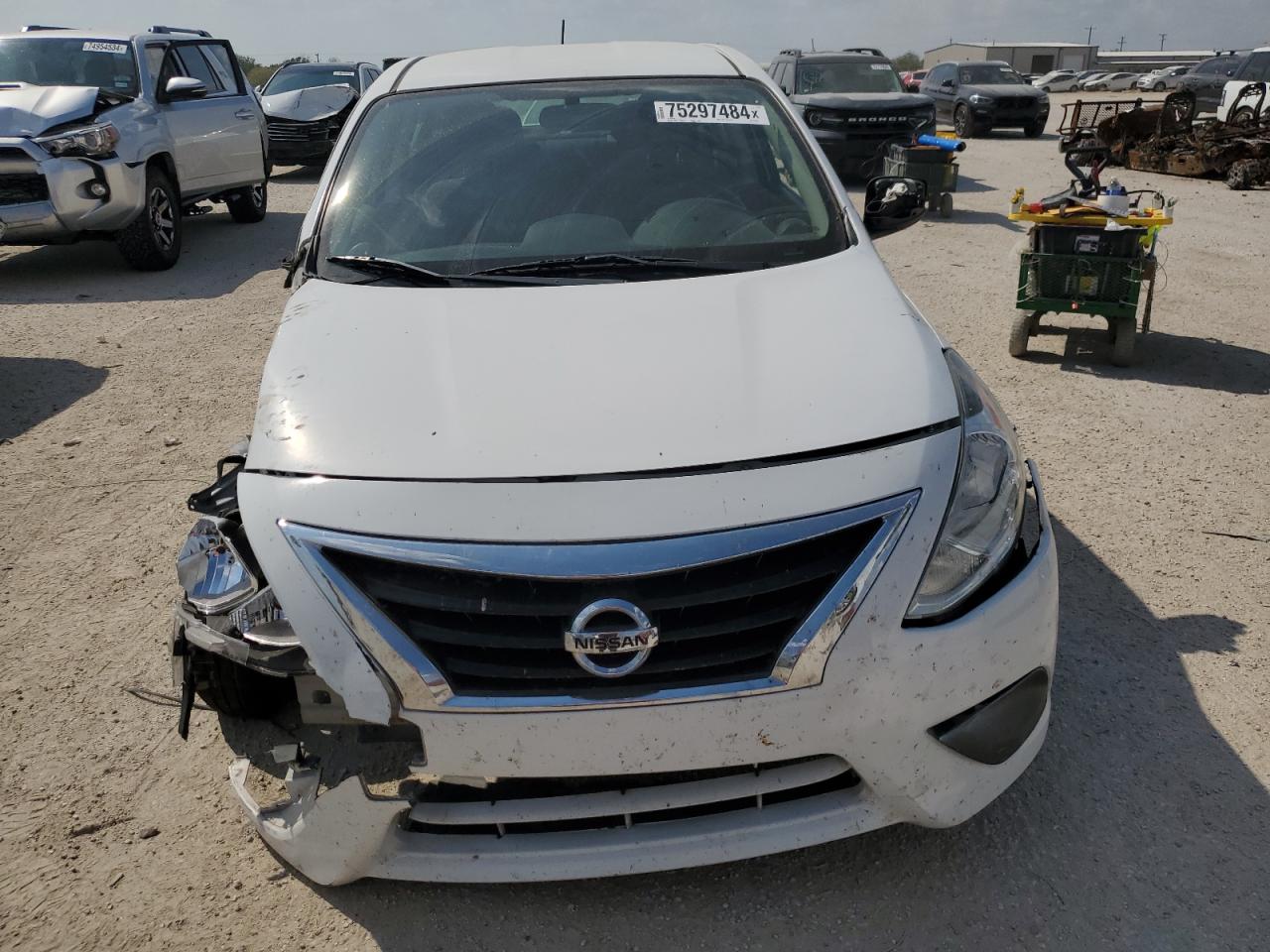 Lot #2921729772 2018 NISSAN VERSA S