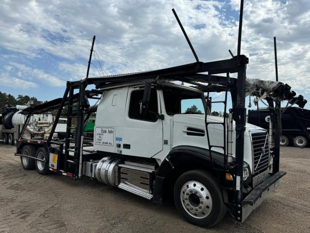 VOLVO VAH 2018 white  diesel 4V5RC9EH0JN996292 photo #1