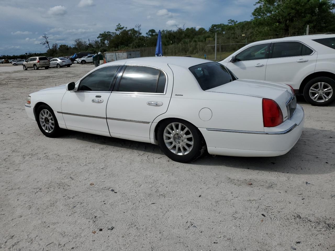 Lot #2939958019 2006 LINCOLN TOWN CAR S