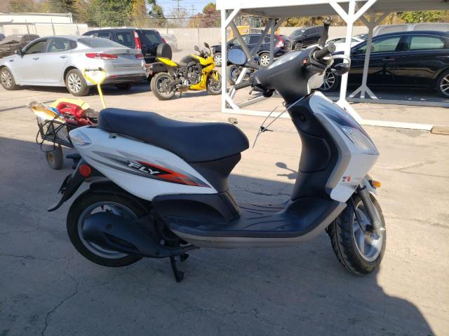 PIAGGIO MOTORCYCLE 2010 white  gas ZAPM578FXA4000102 photo #1