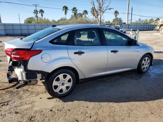 VIN 1FADP3E24FL366162 2015 Ford Focus, S no.3