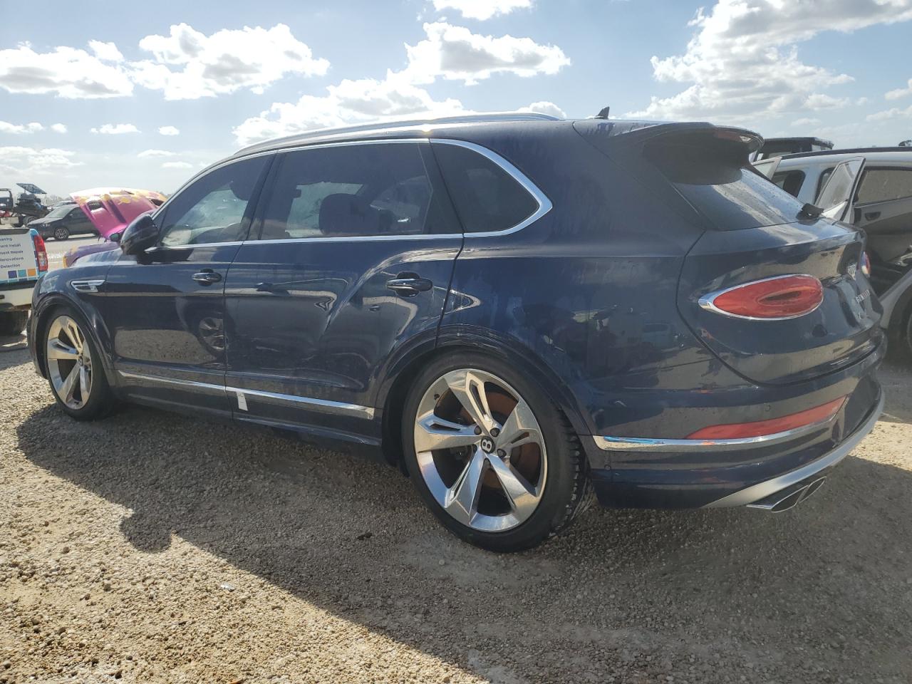 Lot #2991764327 2023 BENTLEY BENTAYGA