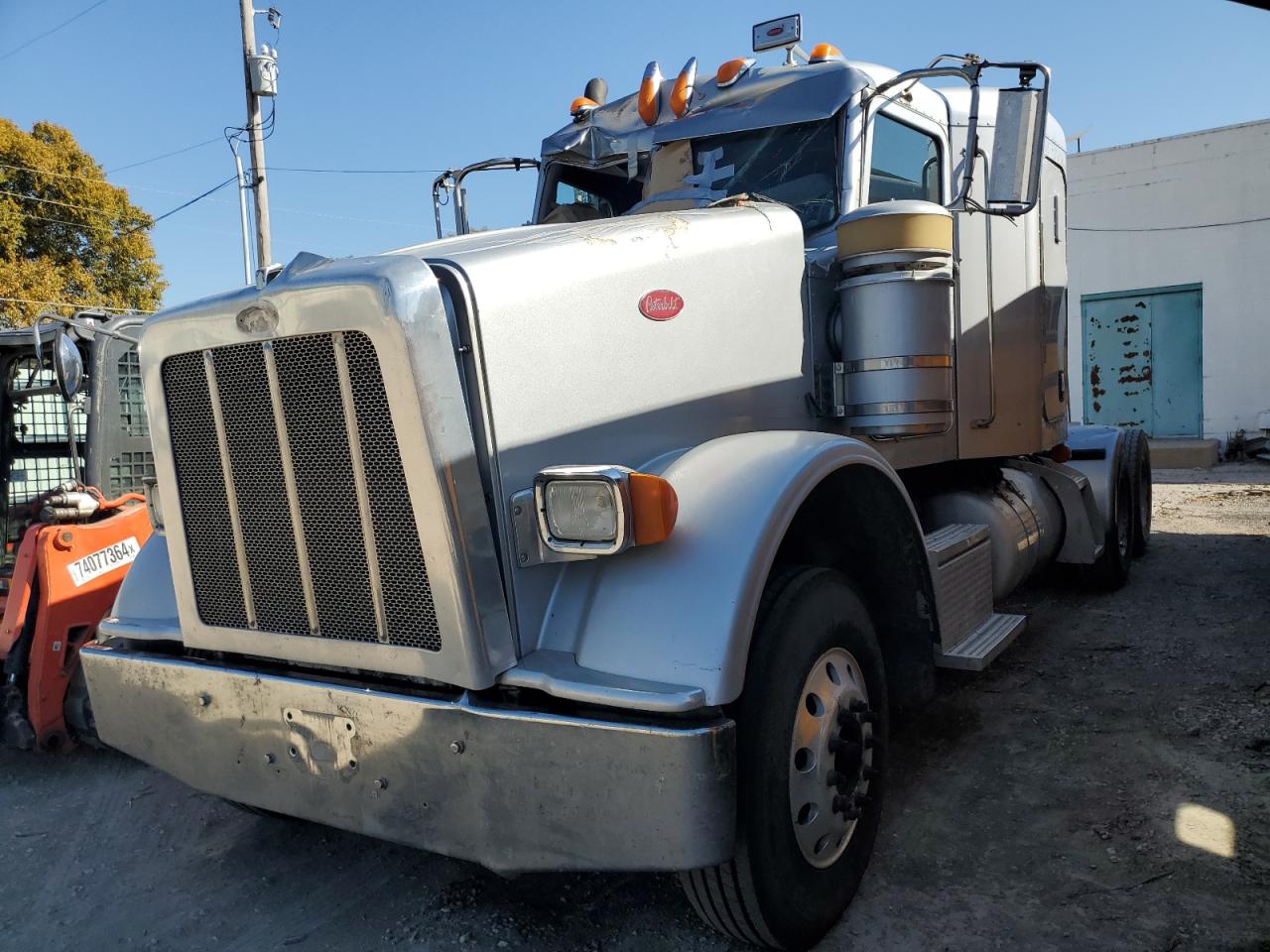 Lot #2928631739 2013 PETERBILT 367