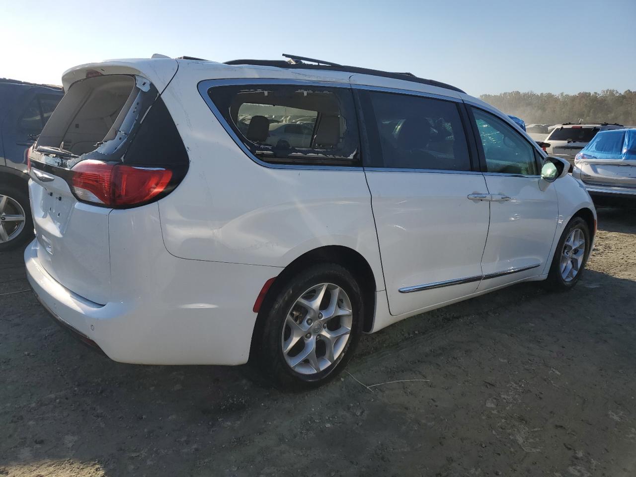 Lot #2914254154 2017 CHRYSLER PACIFICA T