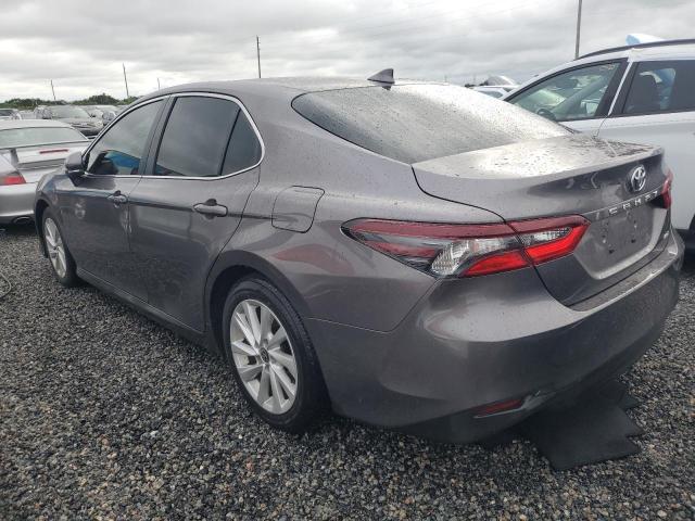 VIN 4T1R11AKXNU623339 2022 Toyota Camry, LE no.2