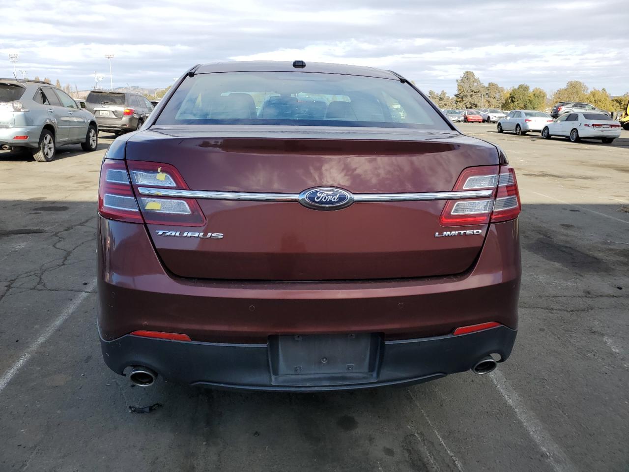 Lot #3029749245 2015 FORD TAURUS LIM