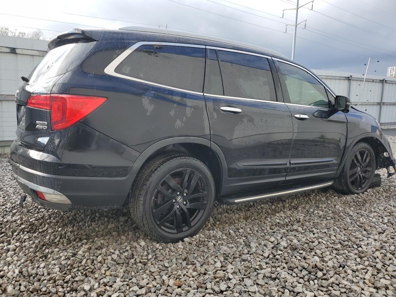 Lot #3036944757 2017 HONDA PILOT TOUR