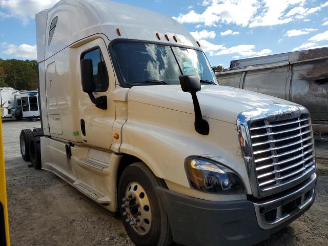 FREIGHTLINER CASCADIA 1 2018 white  diesel 3AKJGLDR7JSJH1217 photo #1