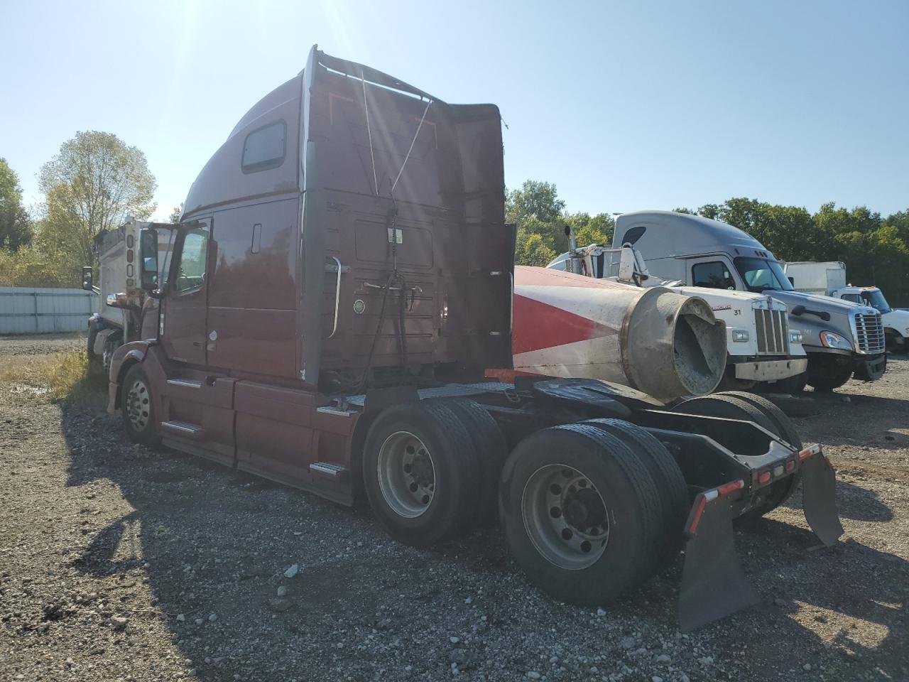 Lot #2907409018 2014 VOLVO VNL