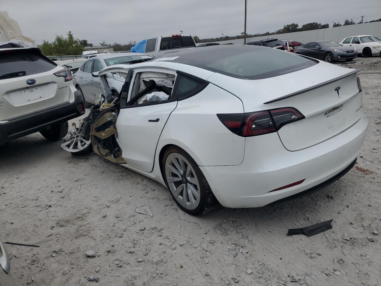 Lot #2986406200 2023 TESLA MODEL 3