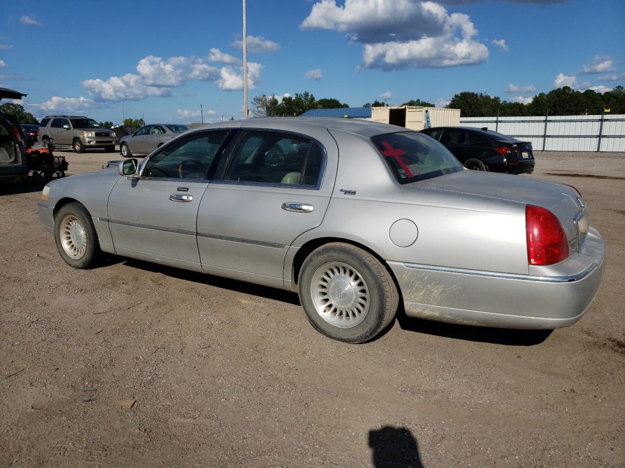 Lot #2945842751 2009 LINCOLN TOWN CAR S