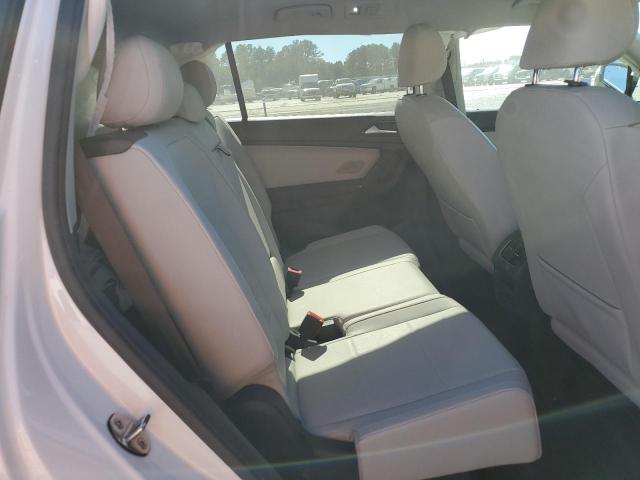 2018 VOLKSWAGEN TIGUAN SE - 3VV3B7AX4JM196679