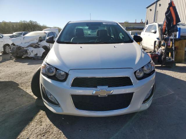 VIN 1G1JG5SB8F4186070 2015 CHEVROLET SONIC no.5