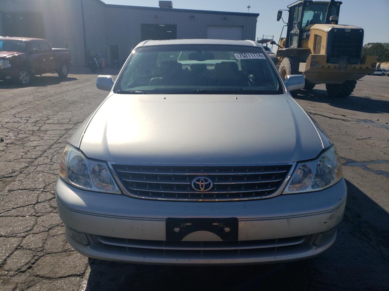 Lot #2912073670 2004 TOYOTA AVALON XL