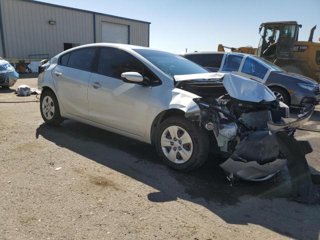 VIN 3KPFL4A70JE213186 2018 KIA Forte, LX no.4