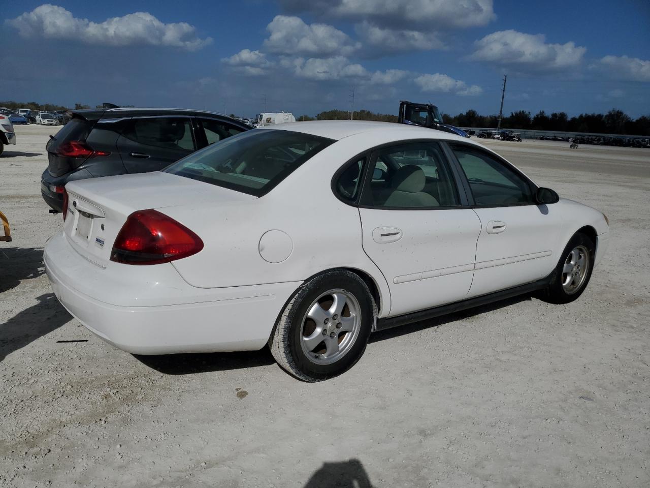 Lot #2946243283 2006 FORD TAURUS SE