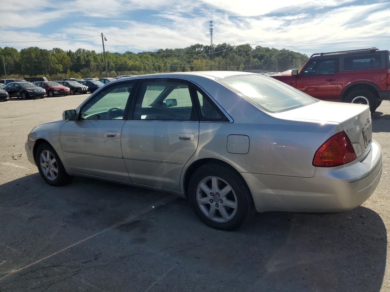 Lot #2921779529 2002 TOYOTA AVALON XL