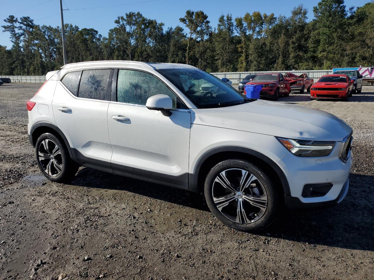 Lot #2945565087 2020 VOLVO XC40 T5 IN