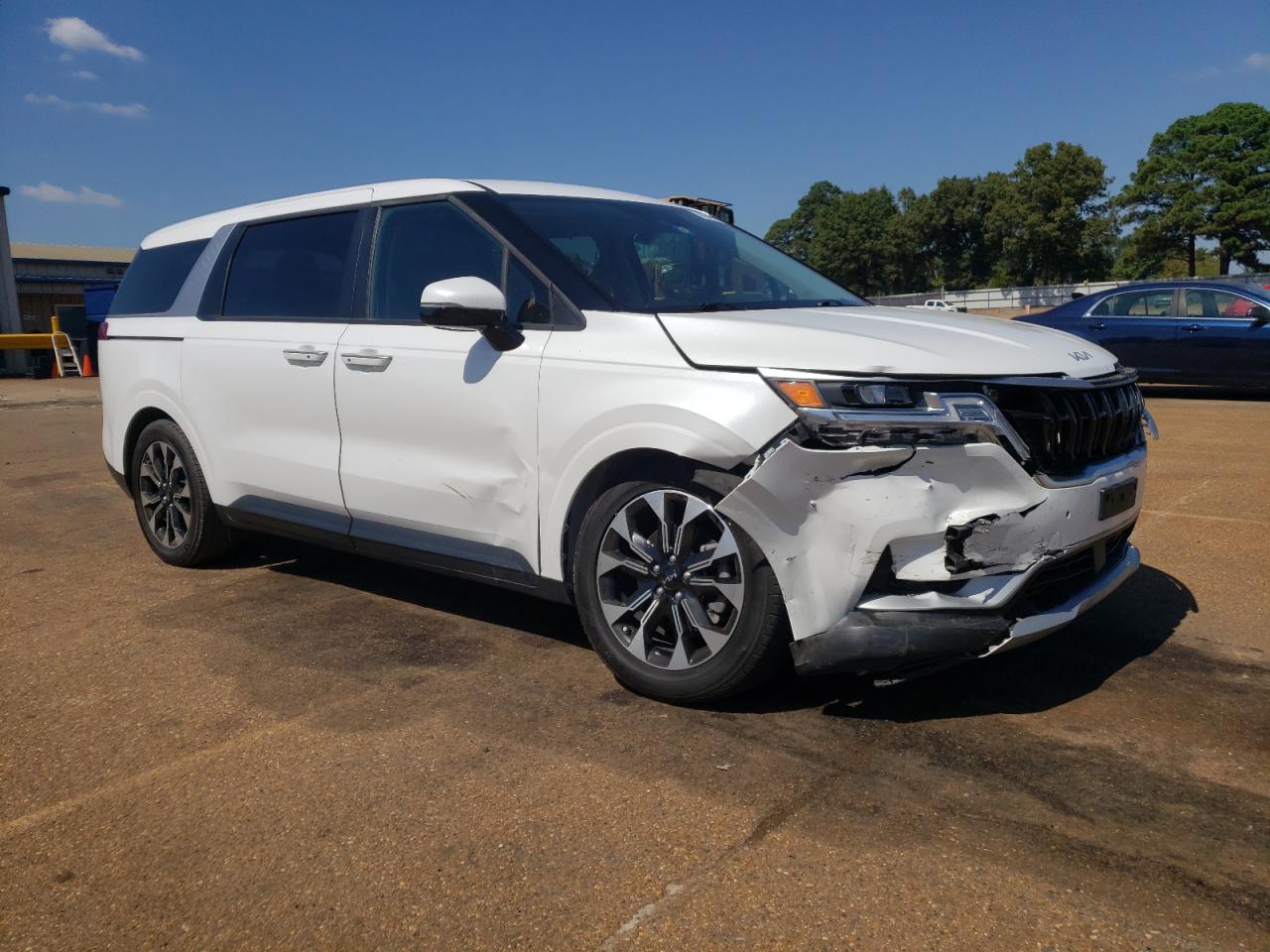 Lot #2953005724 2022 KIA CARNIVAL E