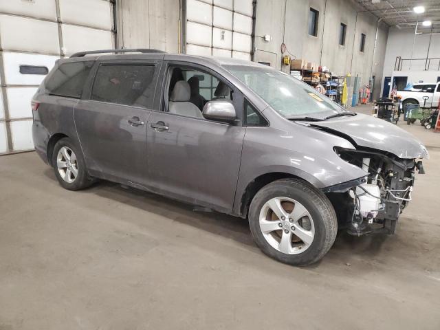 VIN 5TDKZ3DC1HS809682 2017 Toyota Sienna, LE no.4