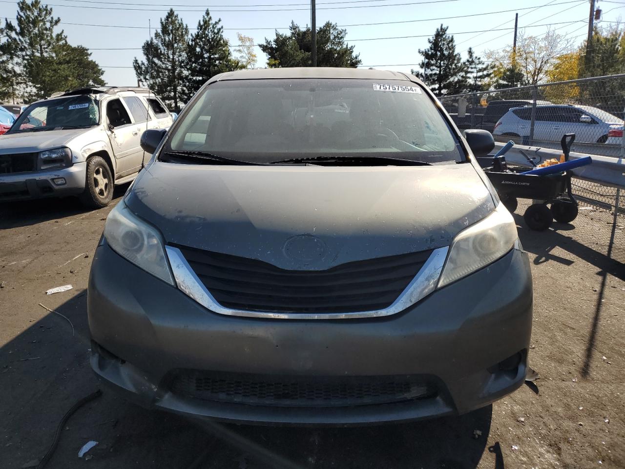 Lot #2940969592 2013 TOYOTA SIENNA LE