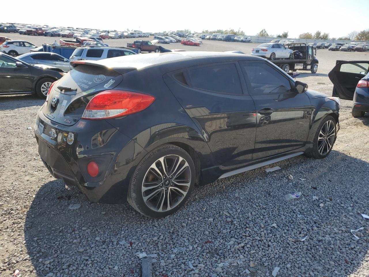 Lot #2989300181 2016 HYUNDAI VELOSTER T