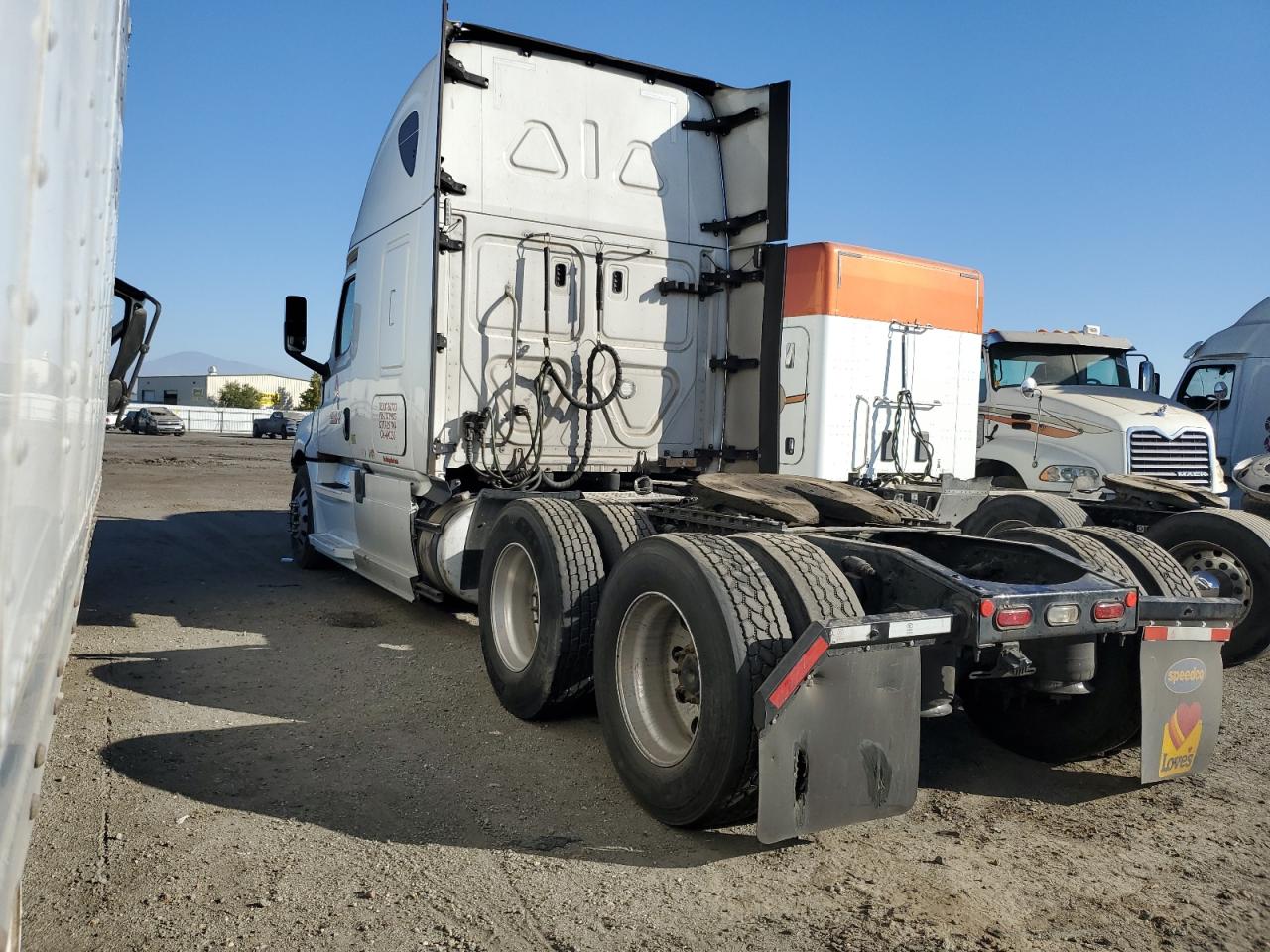 Lot #2989328617 2018 FREIGHTLINER CASCADIA 1