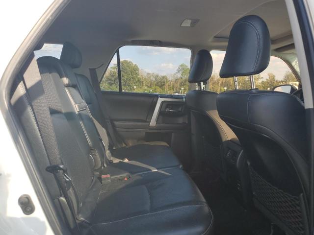 2019 TOYOTA 4RUNNER SR - JTEZU5JR4K5196130