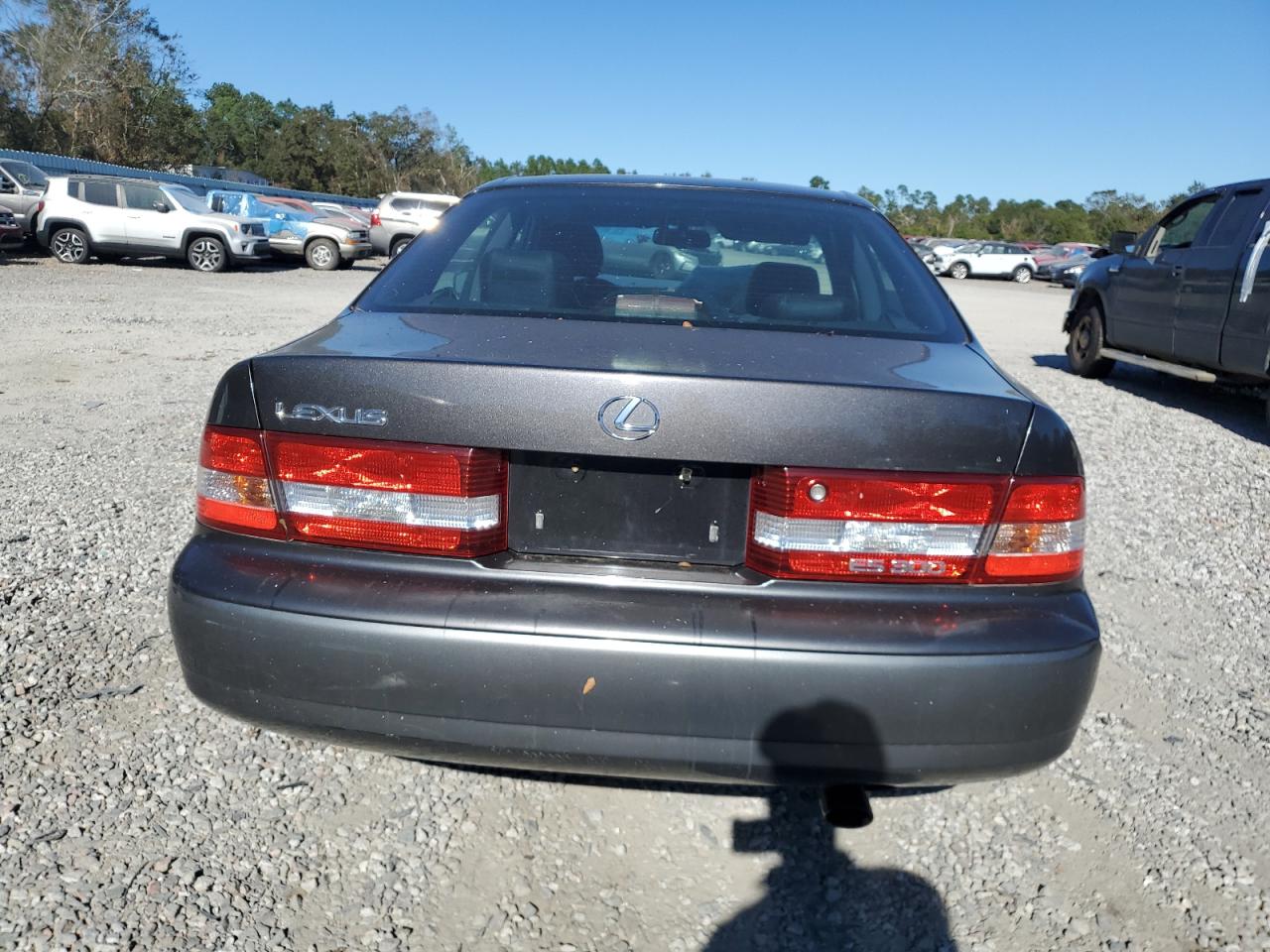 Lot #3009252059 2000 LEXUS ES 300