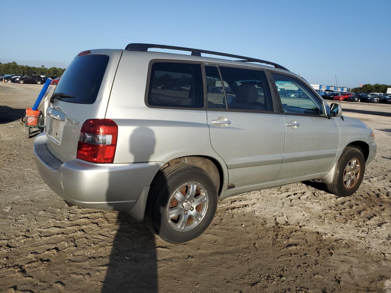 Lot #2940395163 2004 TOYOTA HIGHLANDER