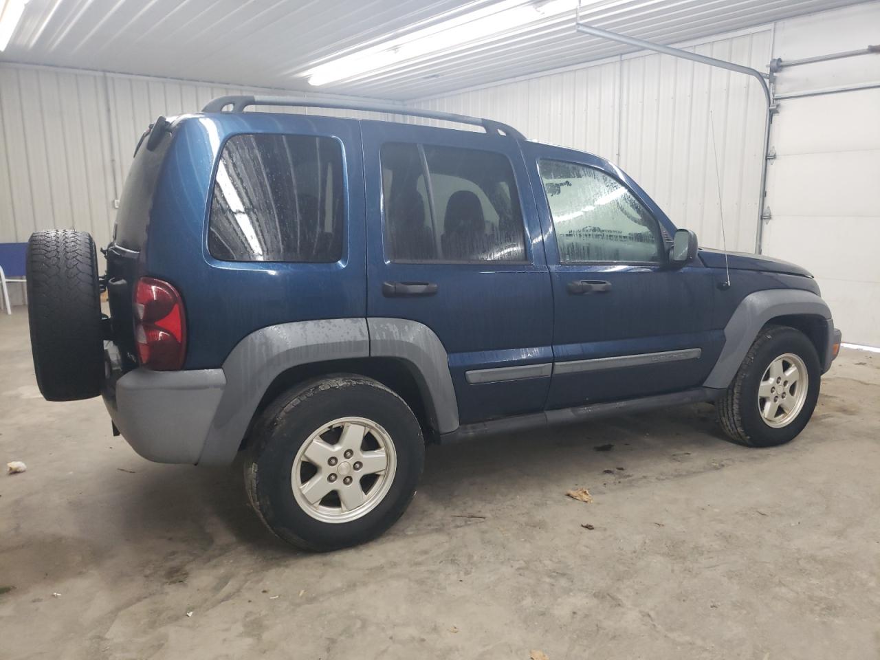 Lot #2940209477 2005 JEEP LIBERTY SP