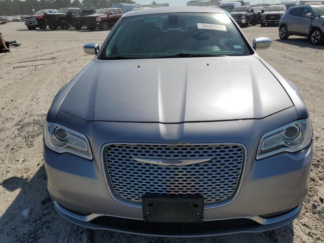 VIN 2C3CCAEG4JH136648 2018 Chrysler 300, Limited no.5