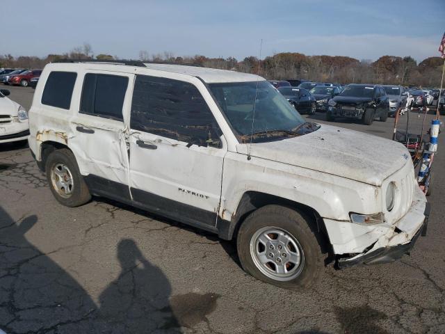 VIN 1C4NJRBB5ED653140 2014 Jeep Patriot, Sport no.4