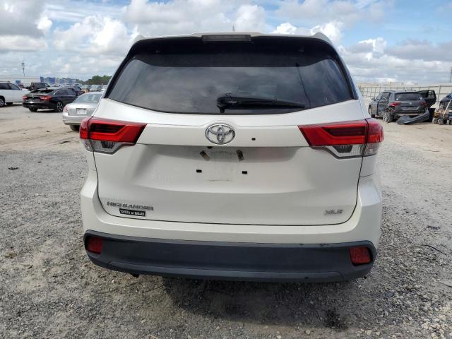 VIN 5TDKZRFH7KS342206 2019 Toyota Highlander, SE no.6