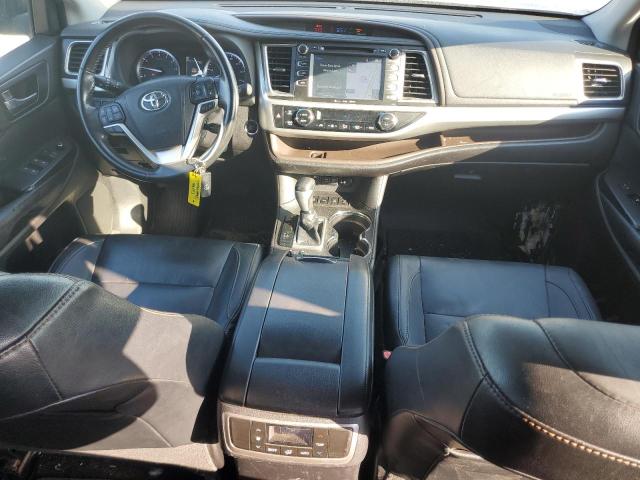 VIN 5TDJZRFH2JS873887 2018 Toyota Highlander, SE no.8