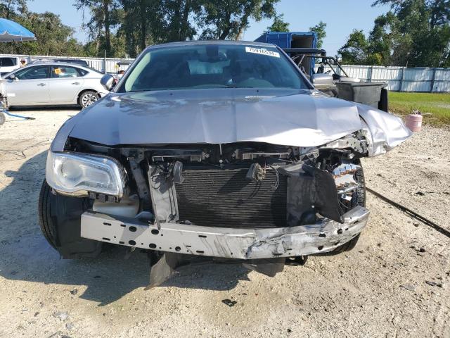 VIN 2C3CCAAG3FH772622 2015 Chrysler 300, Limited no.5