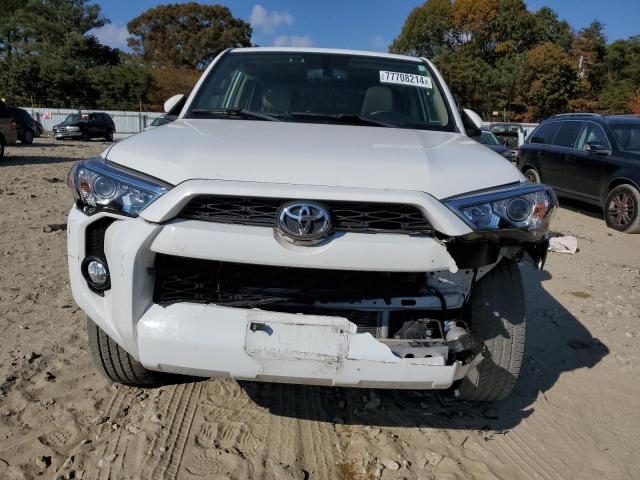 2018 TOYOTA 4RUNNER SR JTEBU5JR3J5572459