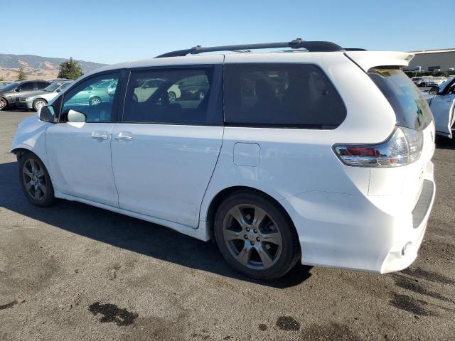 VIN 5TDXZ3DC5HS805429 2017 Toyota Sienna, SE no.2