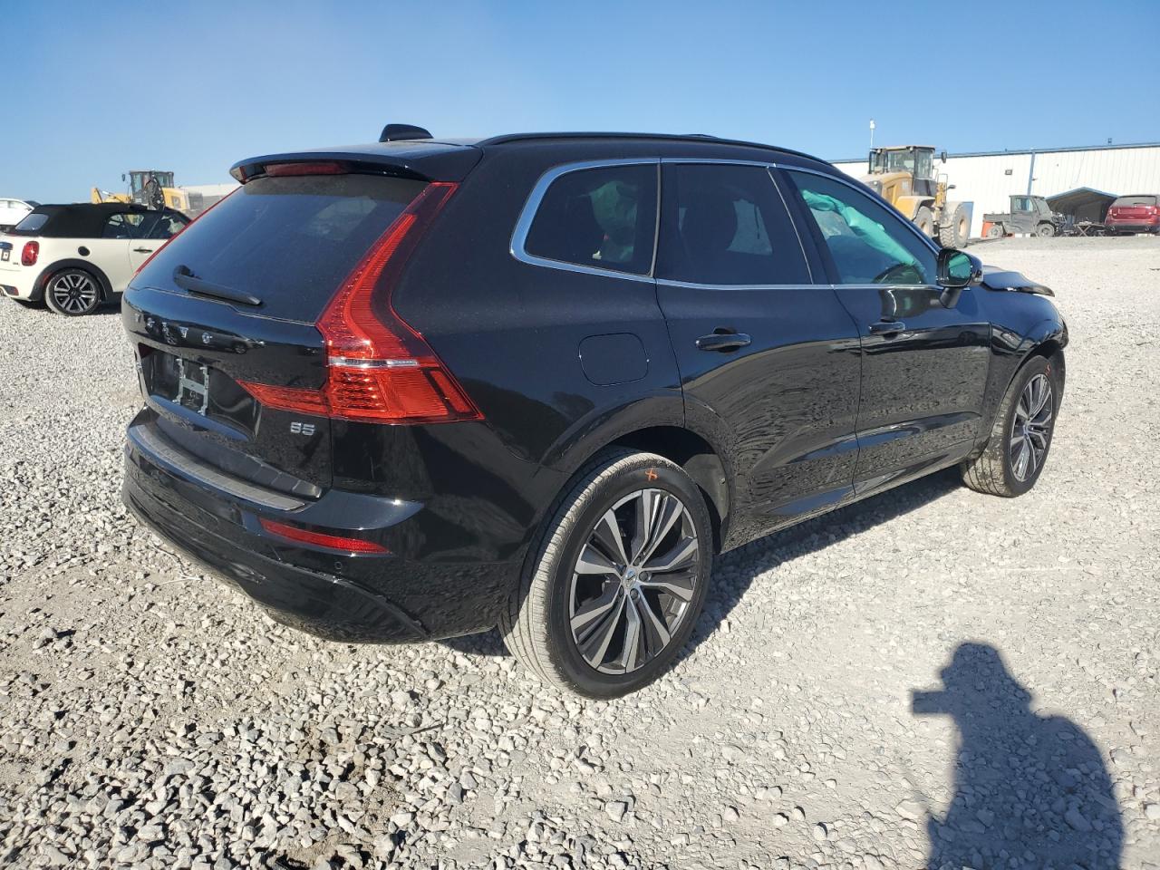 Lot #2943196399 2022 VOLVO XC60 B5 MO